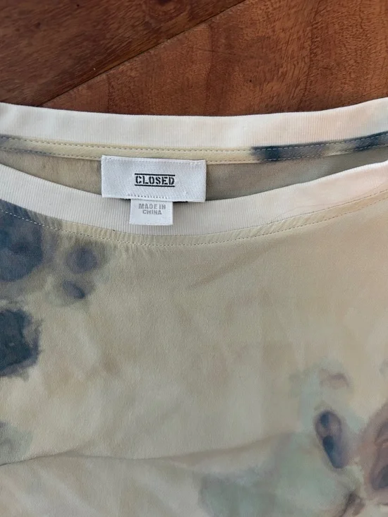 Closed 100% Silk Floral Water Color Graphic Sheer Flowy Blouse Size XS - Picture 4 of 7